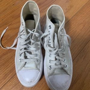 White canvas platform converse all stars sz 7 (used)